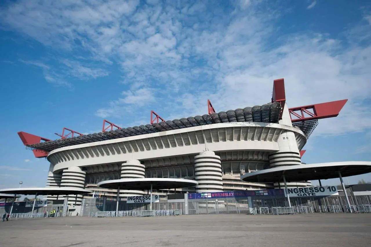 Rafqa Suites San Siro'S View Lotto City Life De Angeli Fiera With Garden Milan 0*,